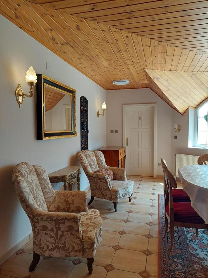 Апартаменты Gombos Apartman Хайдусобосло Экстерьер фото
